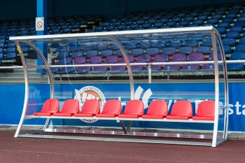 Spielerkabine Exklusiv vollverschweißt, Breite 5,00m, 10 Sitze