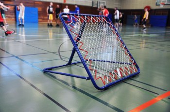 REBOUNDER FUSSBALL / TCHOUCKBALL