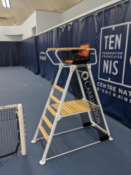 Schiedsrichterstuhl "Aluminium & Holz" zusammenklappbar - Turnier I Toba-Sport.Shop