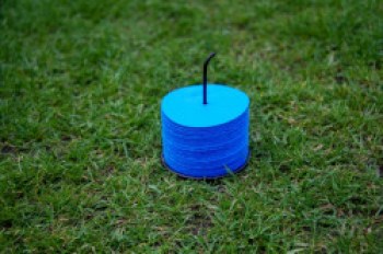 Markierungshütchen gelocht mit Ständer und Tragetasche, 24 Stück, verschiedene Farben, FZLTA140B I TOBA-Sport.shop